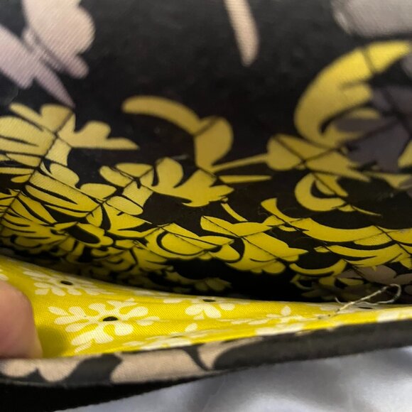 Vera Bradley Hard Shell Tablet Case – Retired “Baroque” Pattern – Crossbody - Picture 6 of 16